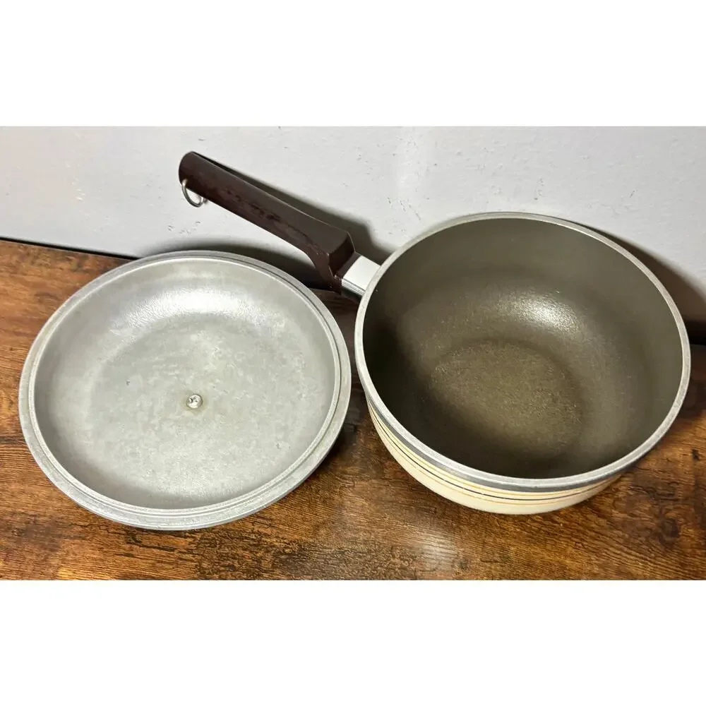 Vintage Regal Ware White Cast Aluminum 3 QT Large Striped Saucepan with Lid